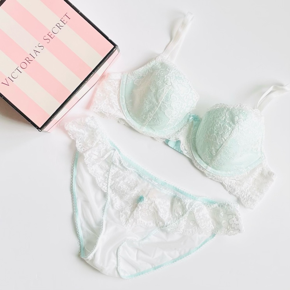 36B MEDIUM Victoria’s Secret blue bridal bra set